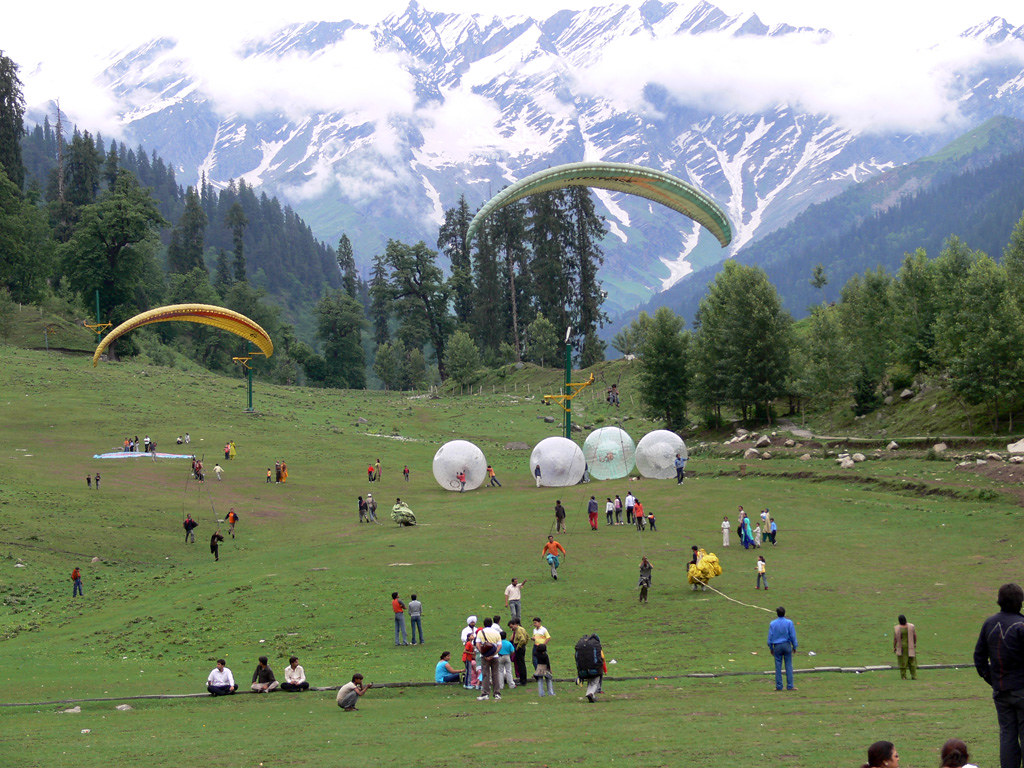 Kullu - Manali - Rohtang Pass - Solang Valley